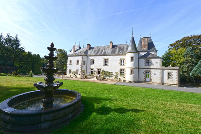 facade-chateau-du-boisniard---mademoiselle-travel-blog